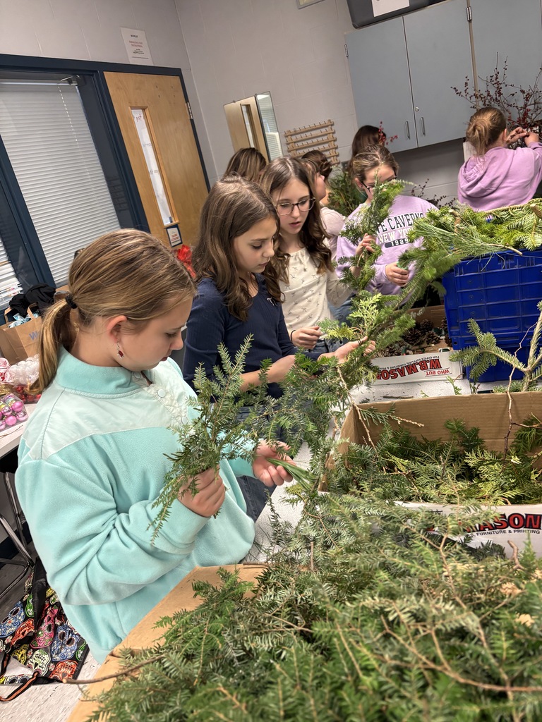 Scenes from our Fresh Connections Club’s wreath-making activity Dec. 10. 