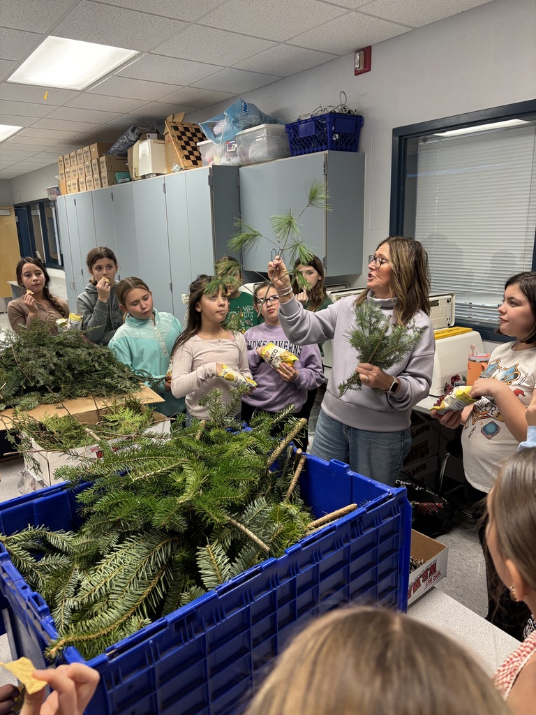 Scenes from our Fresh Connections Club’s wreath-making activity Dec. 10. 