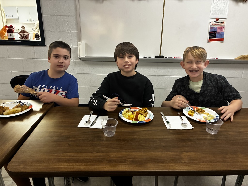 Scenes from our Fresh Connections Club’s Dec. 16 Christmas feast! 