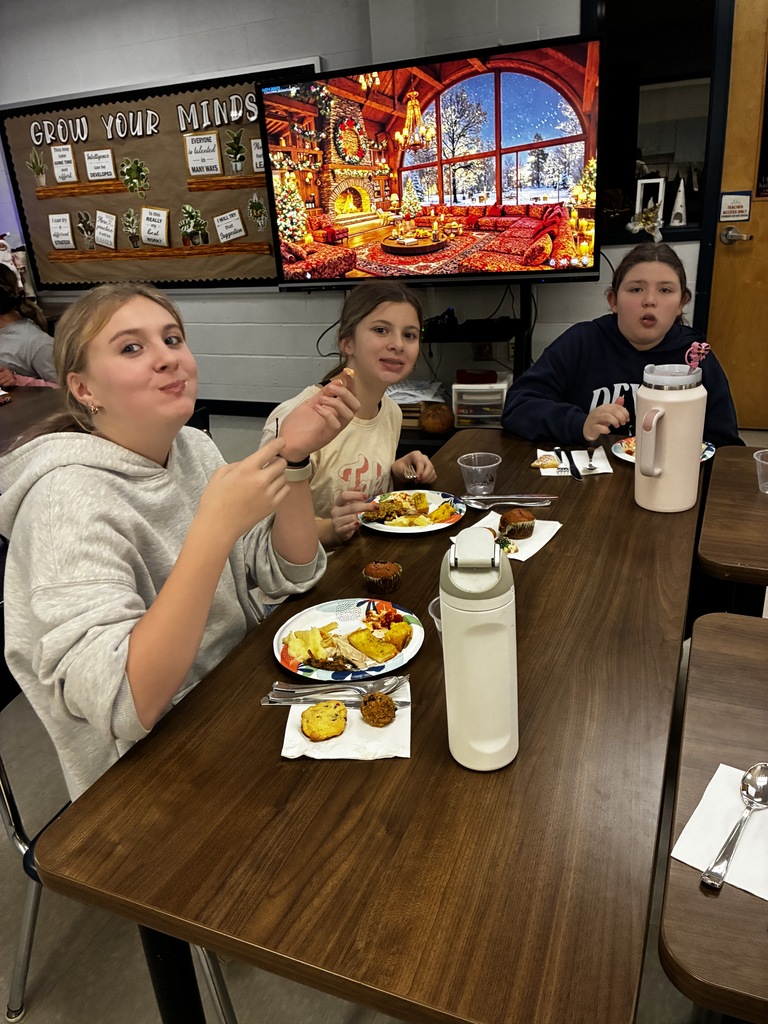 Scenes from our Fresh Connections Club’s Dec. 16 Christmas feast! 