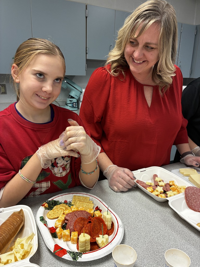 Scenes from our Fresh Connections Club’s Dec. 22 meeting. 