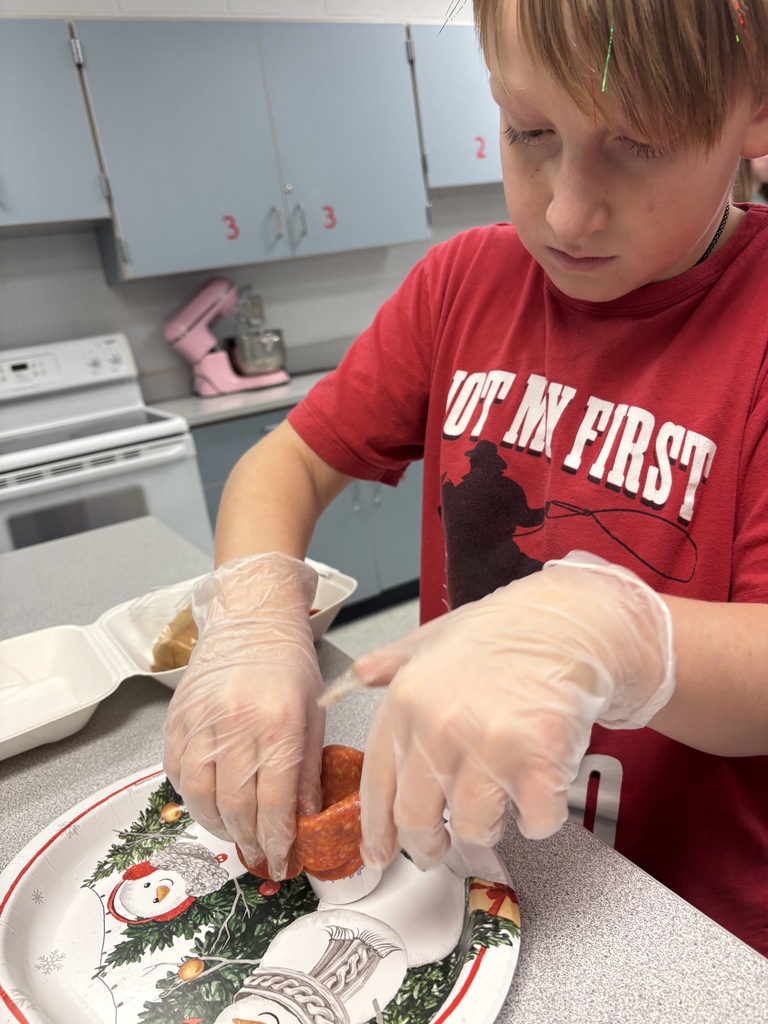 Scenes from our Fresh Connections Club’s Dec. 22 meeting. 