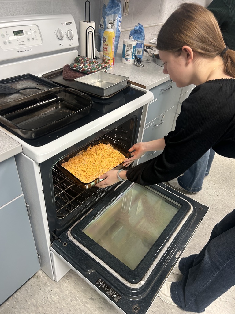 Alyssa Wright’s Intro to Agriculture students are pictured preparing two chicken dishes in class.