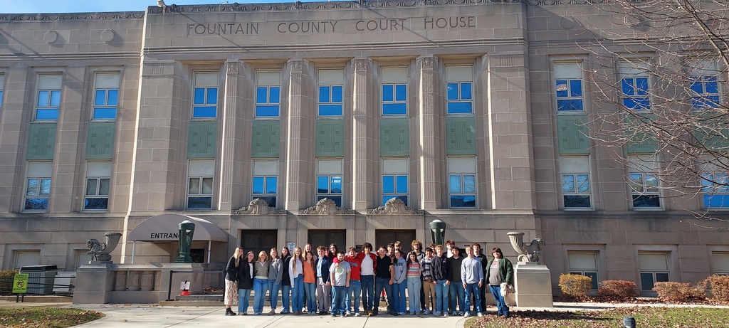 seniors at courthouse
