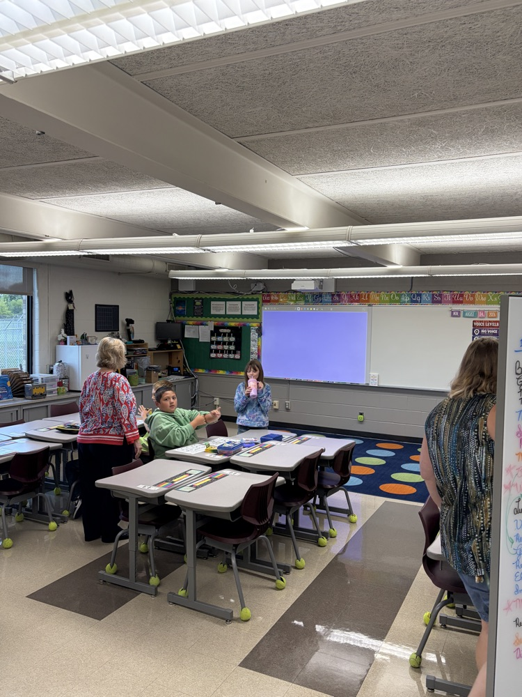 4th grade getting set up for the day