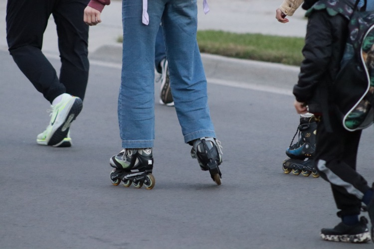 rollerblades on the street