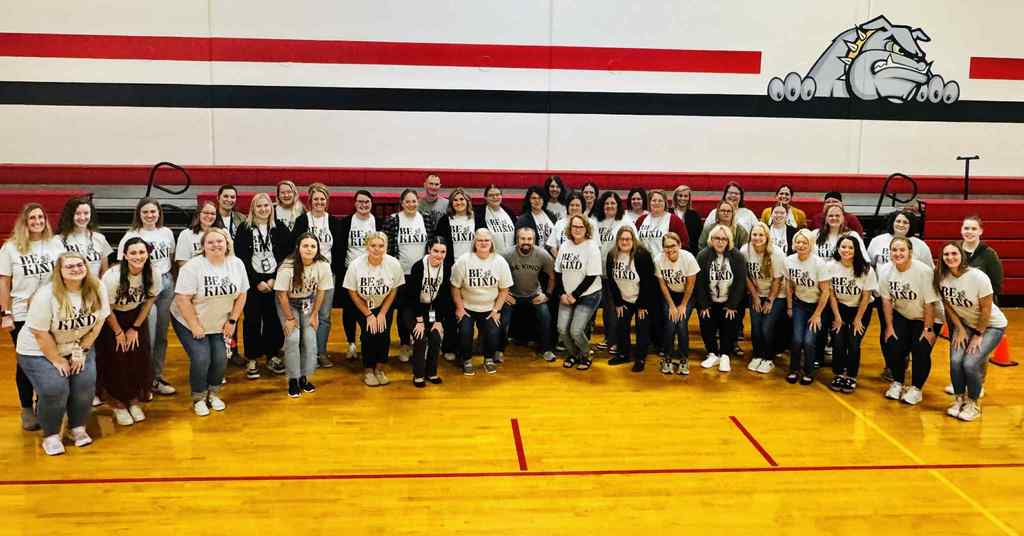 Auburn Public School Staff Celebrating world kindness day, by wearing Be Kind Shirts