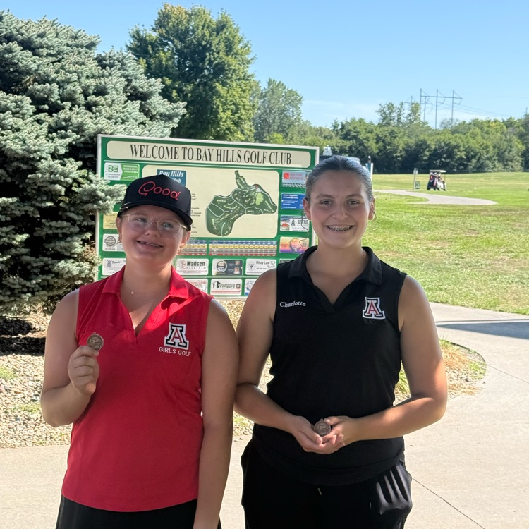 golf girs at bay hills golf club