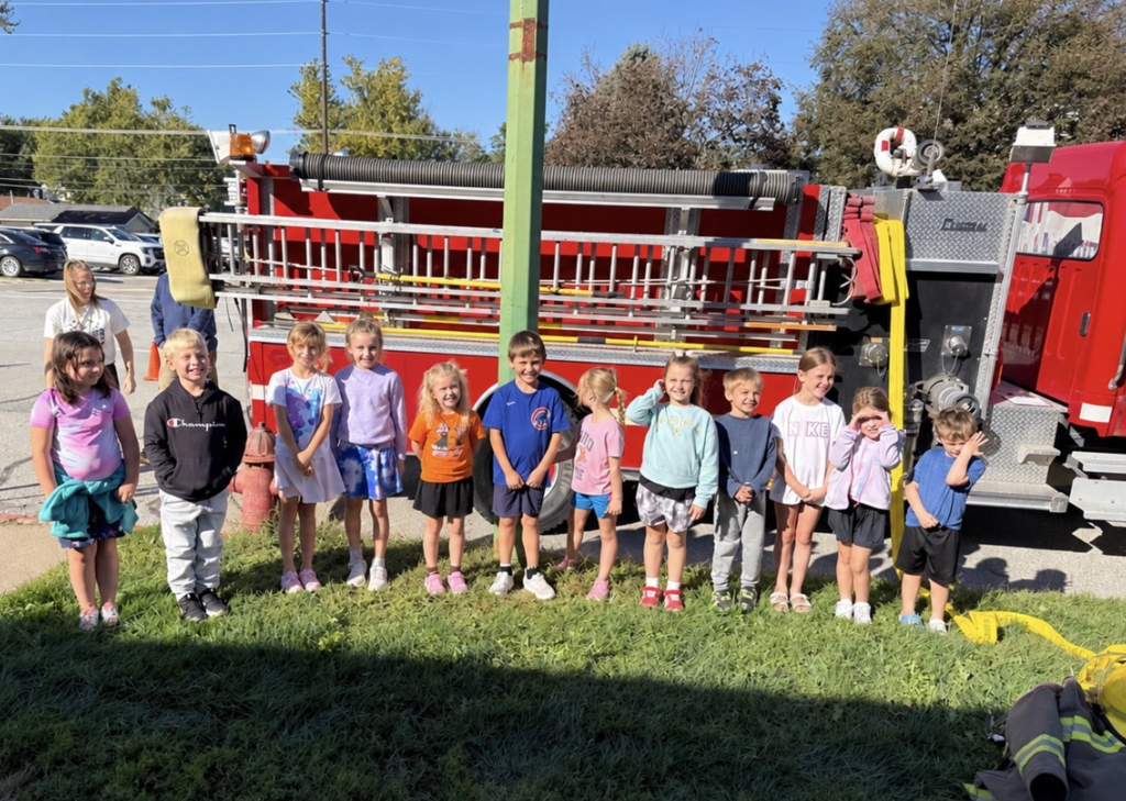 A big thank-you to Derek Bohling and Randy Bennett with the Auburn Volunteer Fire Department for spending time with our preschool–5th grade students yesterday! 🚒🔥 Our students enjoyed learning important fire safety and prevention tips. We appreciate you taking the time to educate and help keep our Bulldogs safe! ❤️🐾