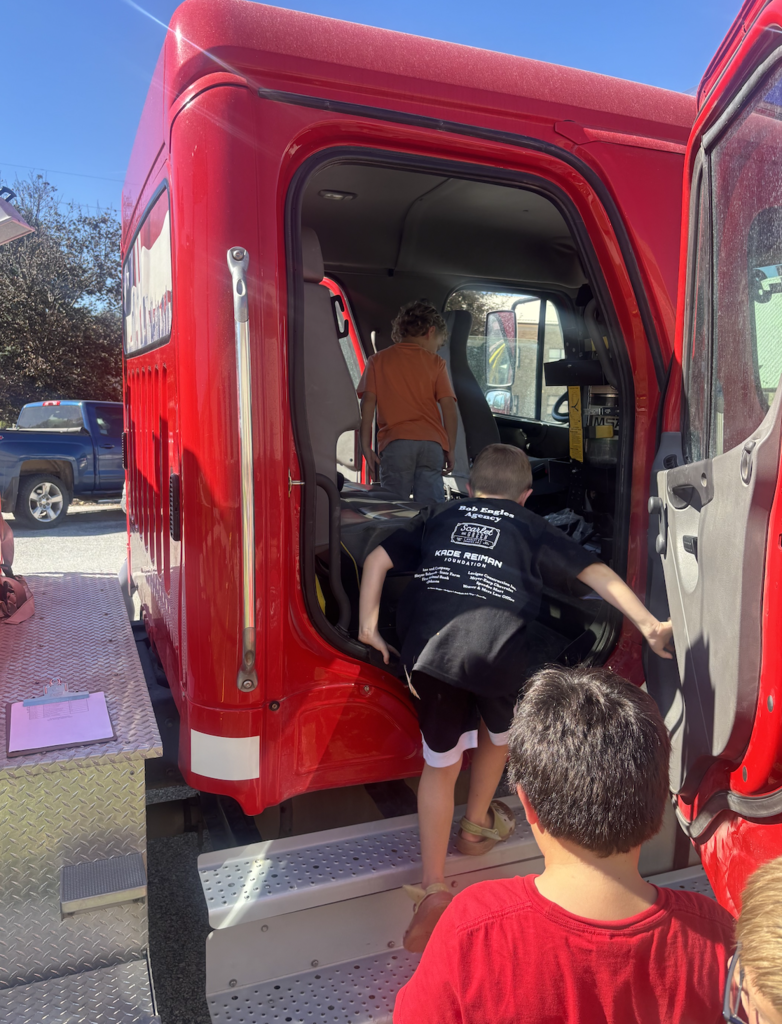A big thank-you to Derek Bohling and Randy Bennett with the Auburn Volunteer Fire Department for spending time with our preschool–5th grade students yesterday! 🚒🔥 Our students enjoyed learning important fire safety and prevention tips. We appreciate you taking the time to educate and help keep our Bulldogs safe! ❤️🐾