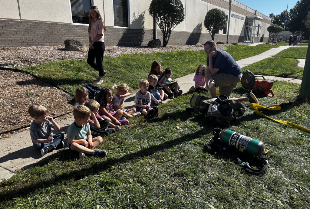 A big thank-you to Derek Bohling and Randy Bennett with the Auburn Volunteer Fire Department for spending time with our preschool–5th grade students yesterday! 🚒🔥 Our students enjoyed learning important fire safety and prevention tips. We appreciate you taking the time to educate and help keep our Bulldogs safe! ❤️🐾