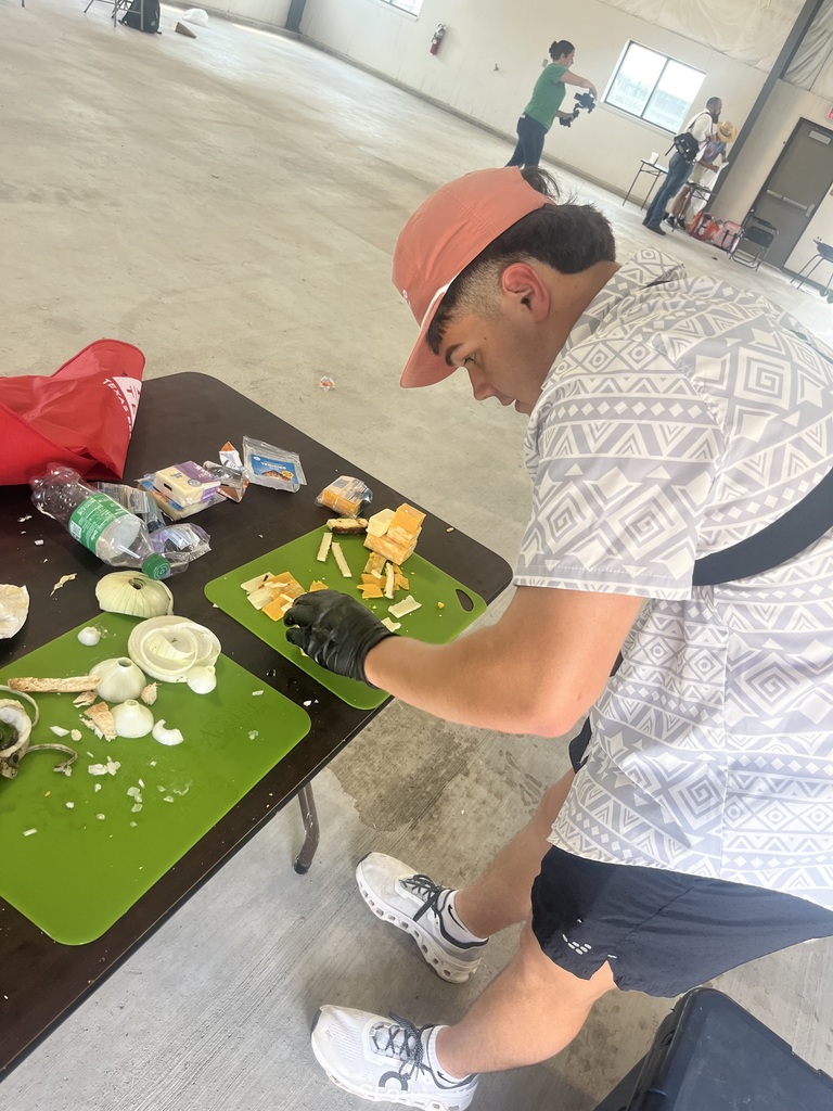 The FFA BBQ team competed yesterday in Refugio at the “Where’s The Beef” county cookoff. The teams competed well earning 1st place  steak, 3rd place grilled cheese, and 2nd overall!