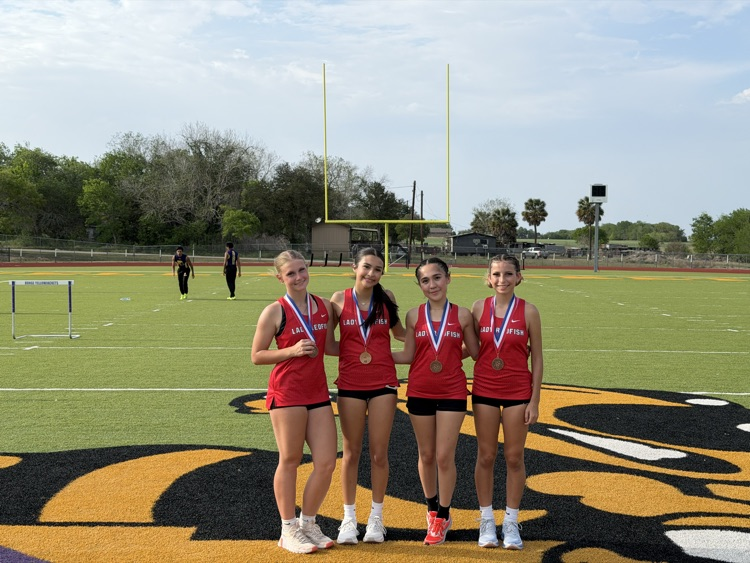 Preseaus, Makenzi, Danna, and Tatum 3rd in the 4x1