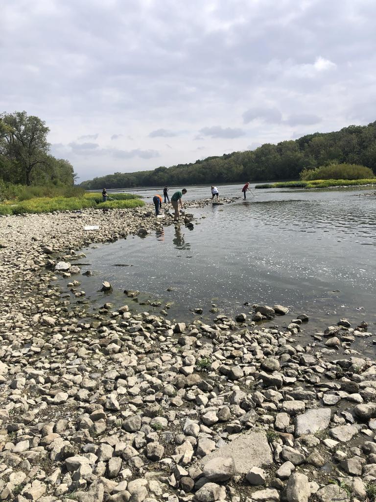 AHS Students on their environmental sciences trip to Independence Dam.