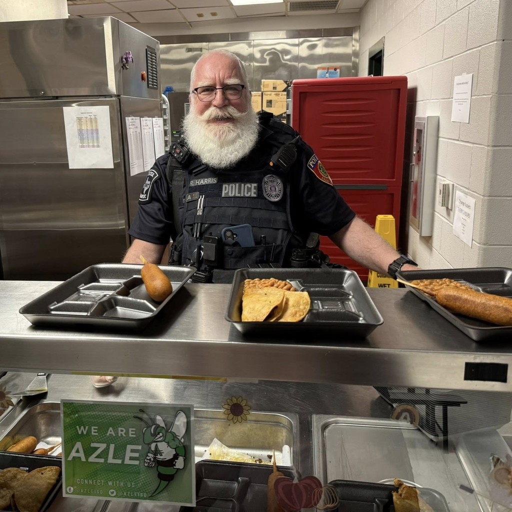 Cross Timbers SRO serving lunch 11-13-2025