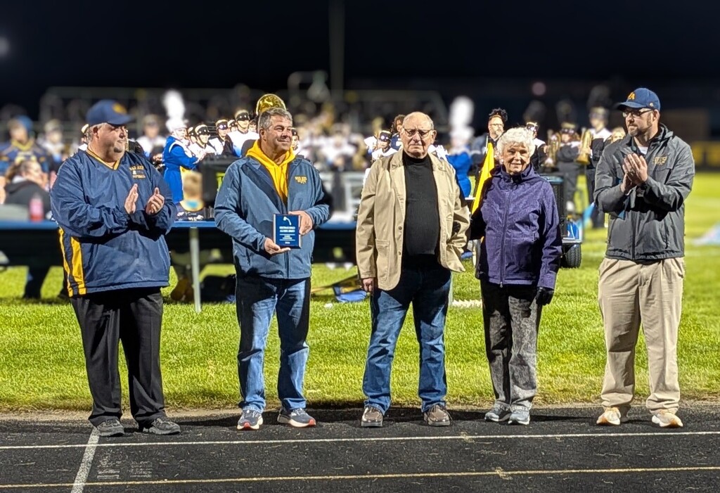 Oarie Lemanski Receives the Distinguished Alumni Award