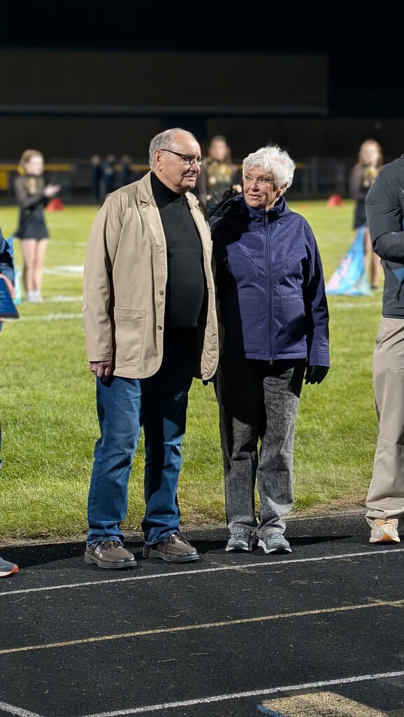 Oarie Lemanski Receives the Distinguished Alumni Award