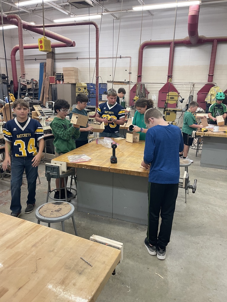 Mr. Schadd's Careers Class makes bird houses