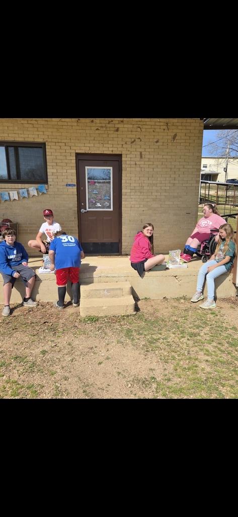 6th grade Science students making solar ovens