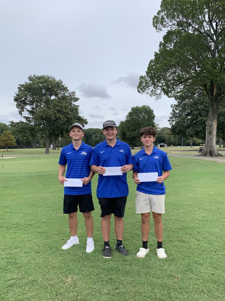 The Bulldog Golf team fought hard on the course in Newport today for the boys 3A-3 Conference Tournament.  The team came in with the 3rd place team finish, led by Senior Jayden Rhew.   Congratulations to Jayden Rhew, Nic Roberts, and Jackson Wammack for their individual state qualification.  They will return to the course in Melbourne at Coopers Hawk on  Monday, October 6th.