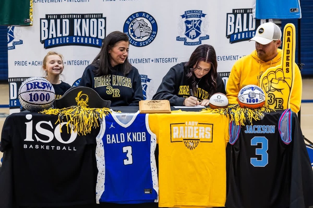 Congratulations to Drew Jackson on signing her National Letter of Intent to continue her academic and athletic career at Three Rivers College.