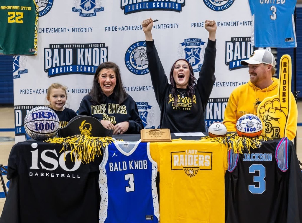 Congratulations to Drew Jackson on signing her National Letter of Intent to continue her academic and athletic career at Three Rivers College.