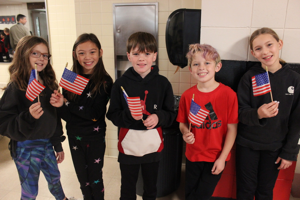 4th graders with their flags