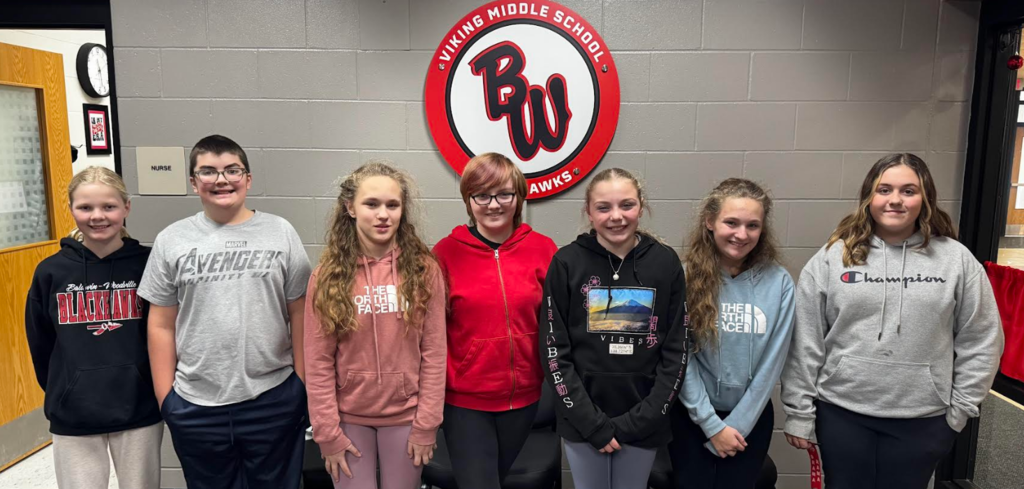 6th grade students smiling at VMS.