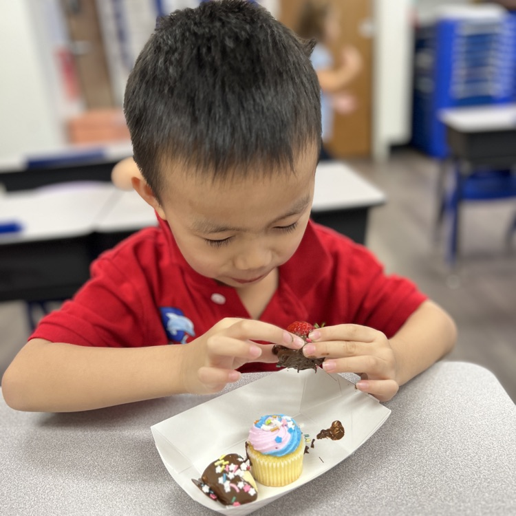 eating cupcakes 