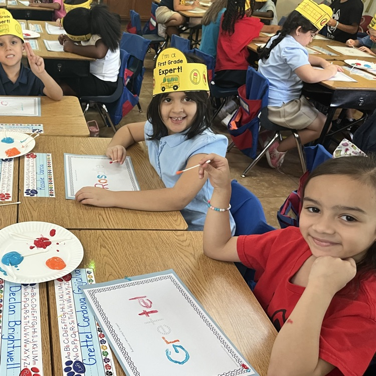 children painting