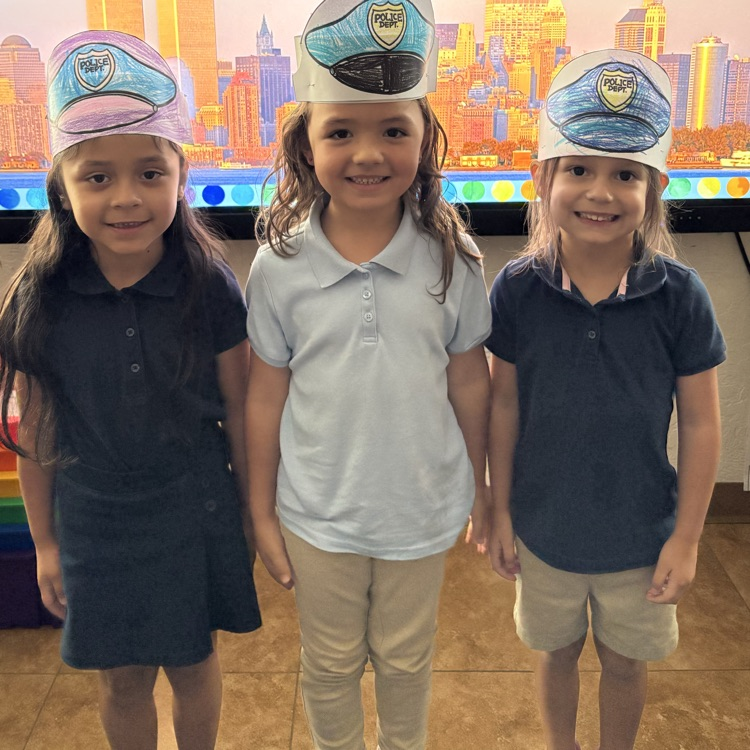 kids in hats 