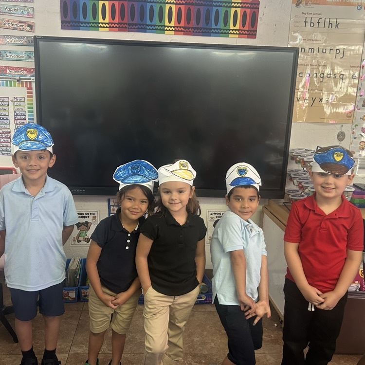 kids in hats 