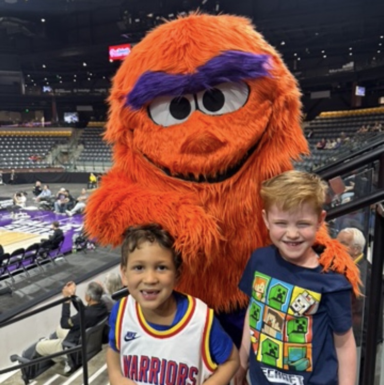 students with a mascot
