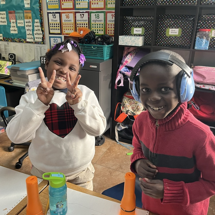 kids with flashlights 