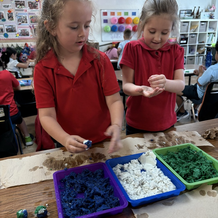 kids making craft