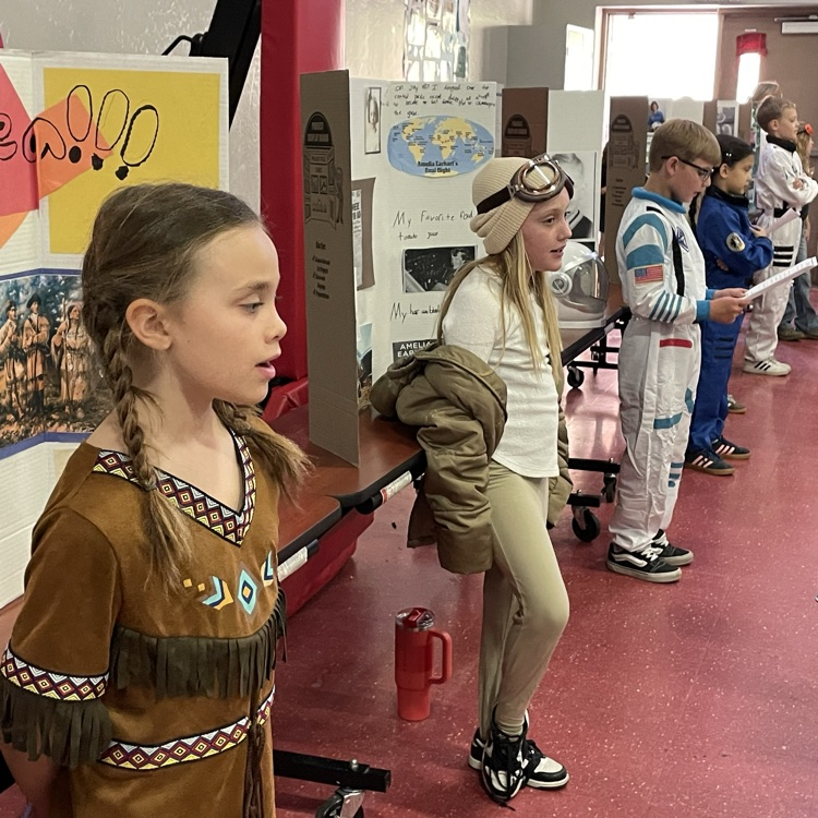 kids presenting