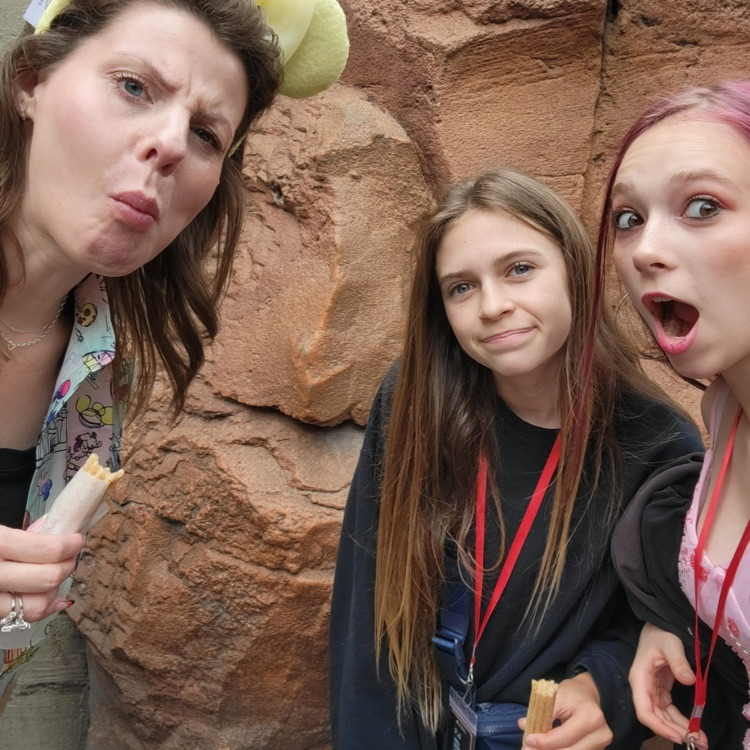 funny faces in line 