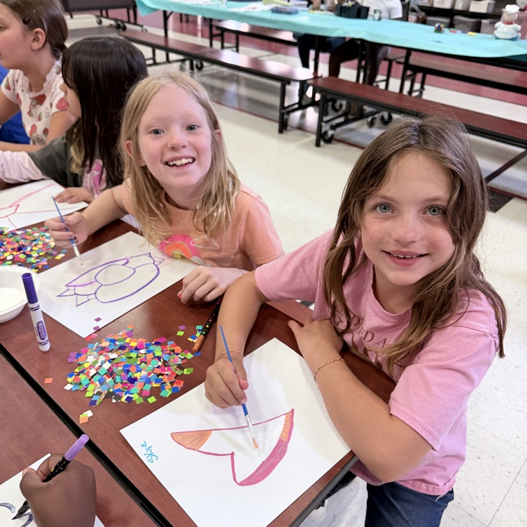 kids making crafts 