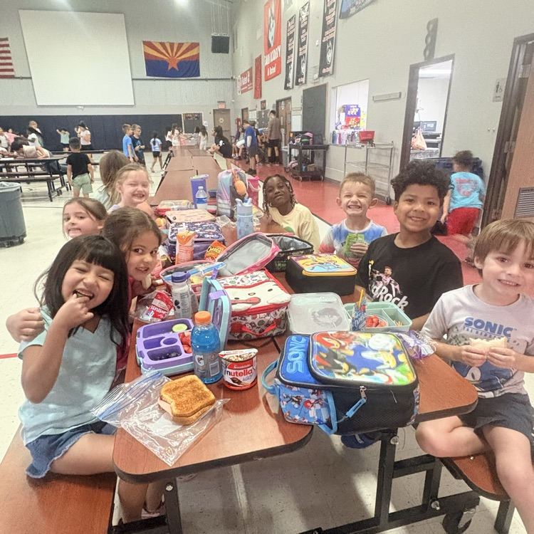 kids eating 