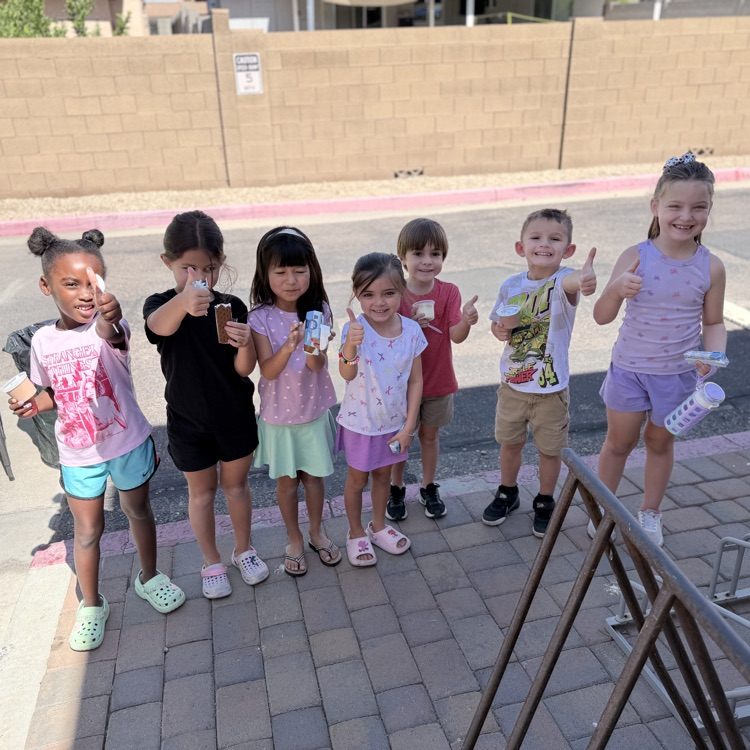 kids with ice cream