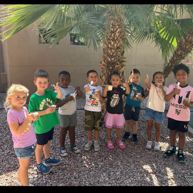 kids with icecream