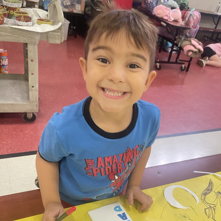 child making art