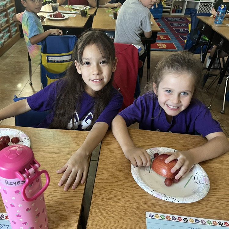 kids with snacks