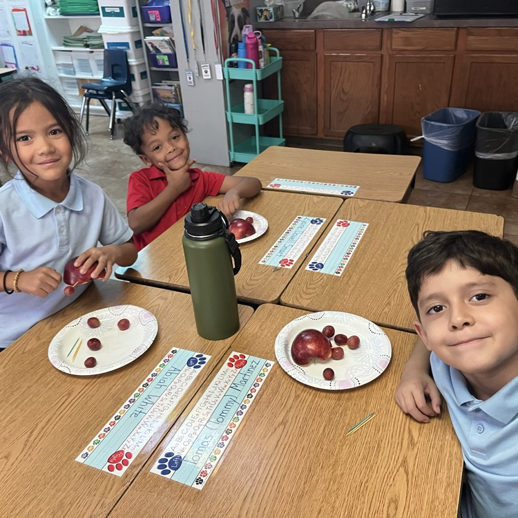 kids making snacks