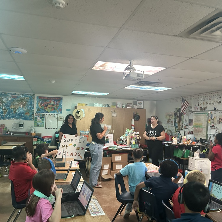 teacher getting award 