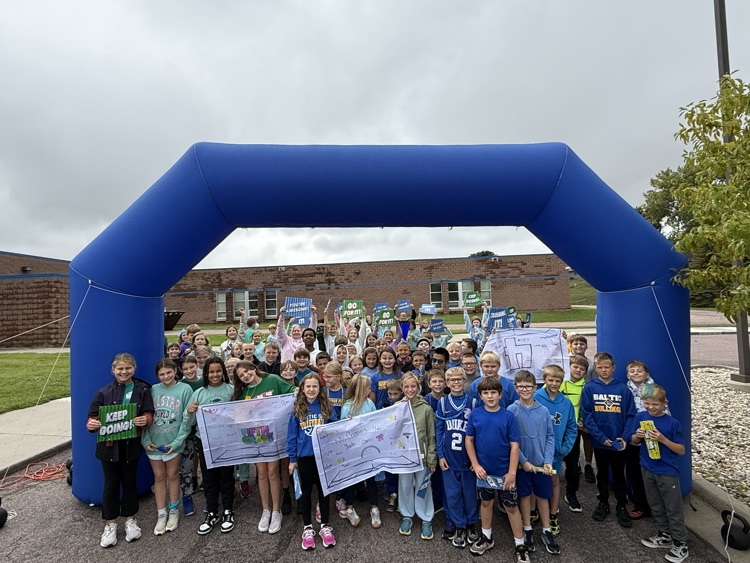 What a fun day of celebrating $19,047 raised for the school!!! The kids and staff did a great job! We also want to give a special thanks to the Halpin family for the amazing balloon decor to help us celebrate the fun run and Homecoming week! 