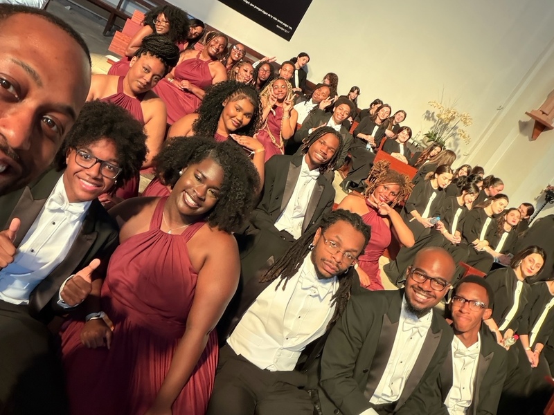 Selfie of the ConneXions Choir competing in Spain