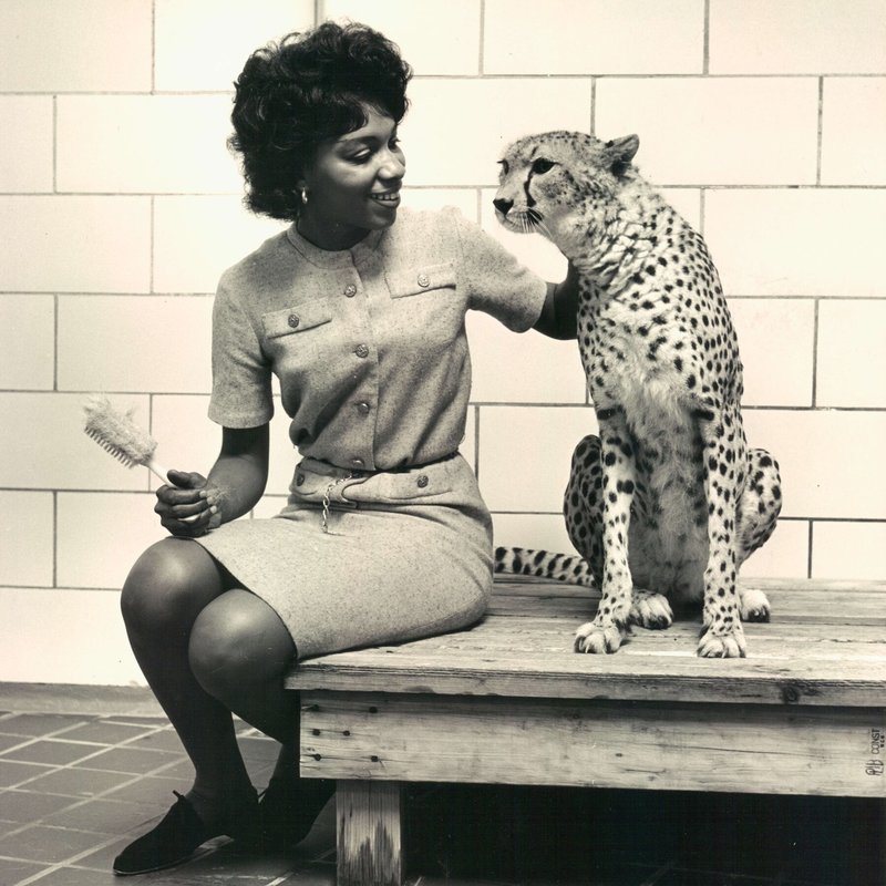 Mary J. Wilson and a cheeta