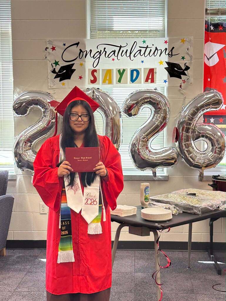 grad picture with balloons 