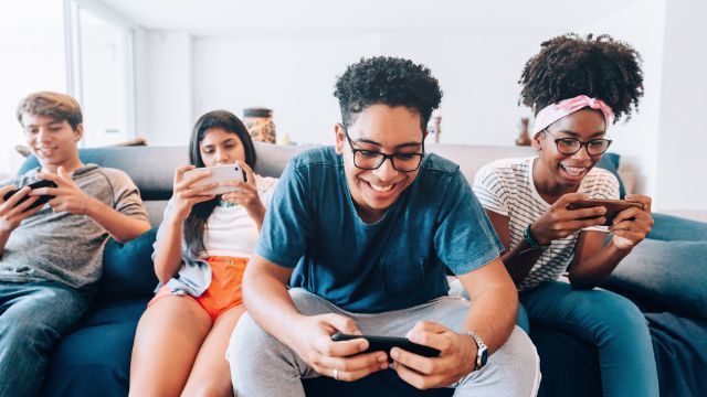 Sneaky Ways Video Apps Keep Teens Watching